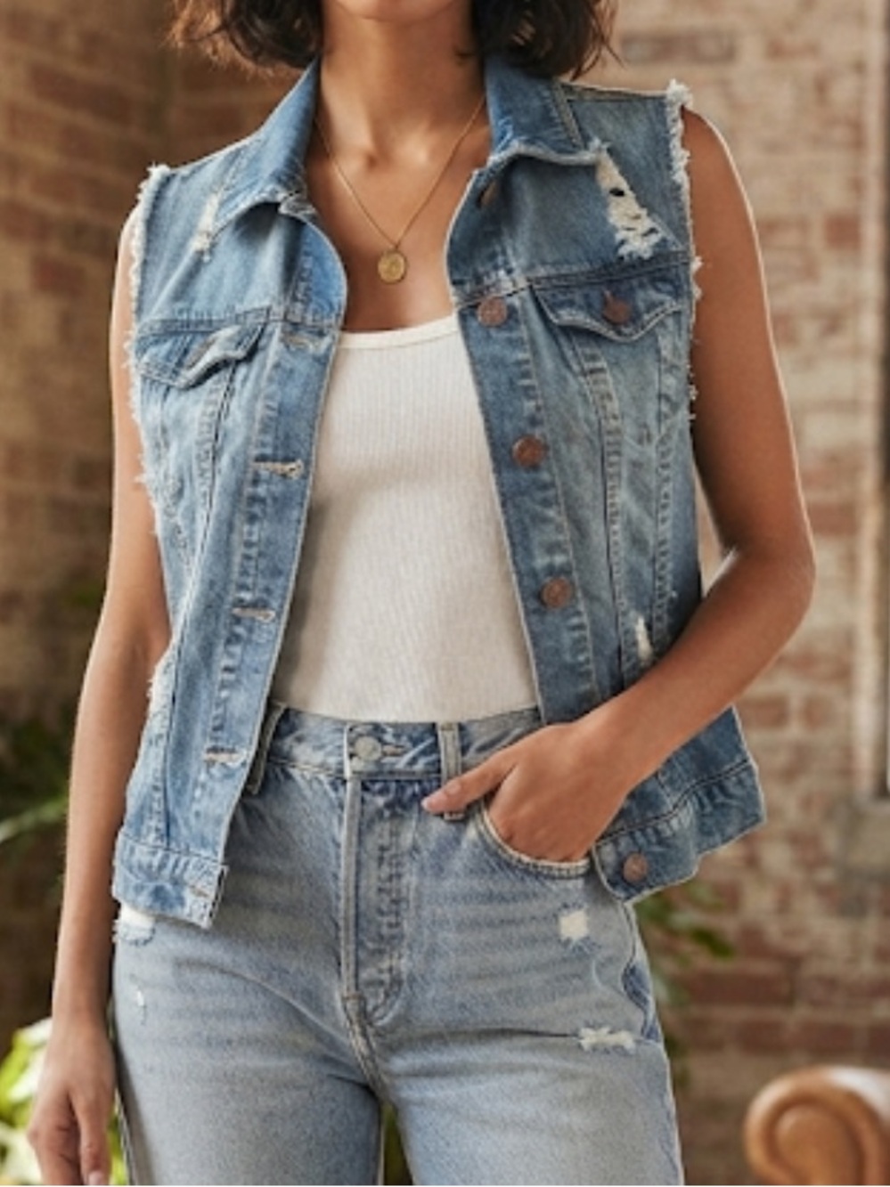 URBAN OUTFITTERS | BDG Denim Vest Distressed Frayed XS